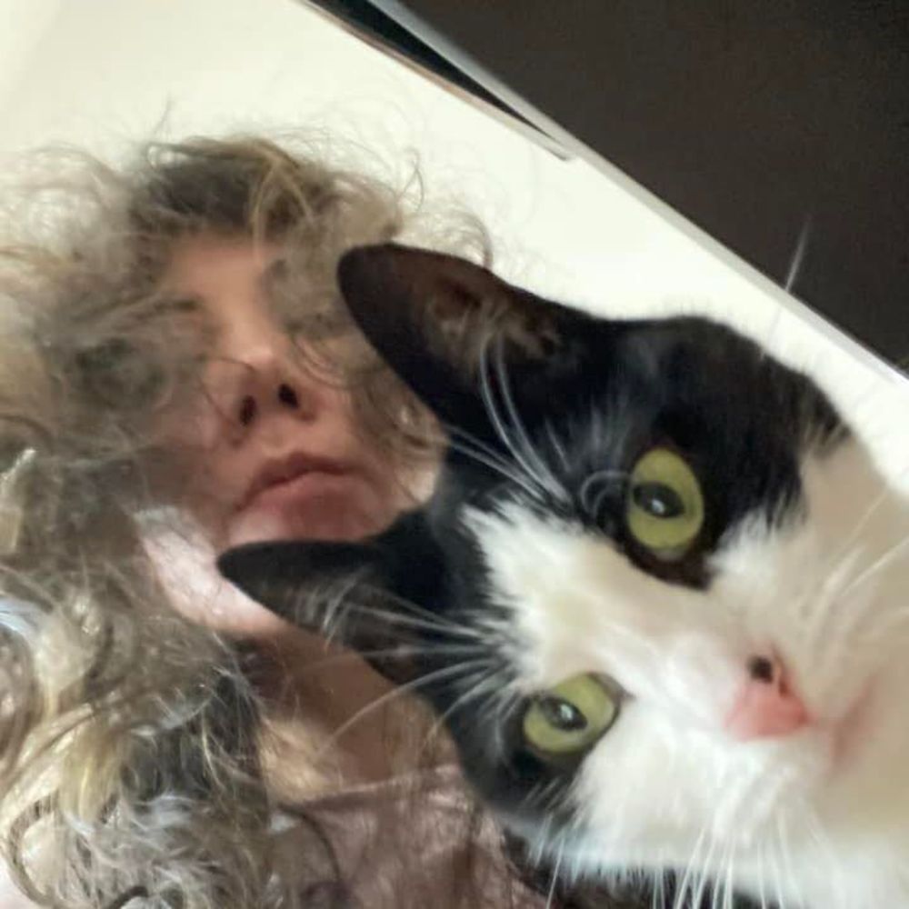 Meet your Posher, Leyla